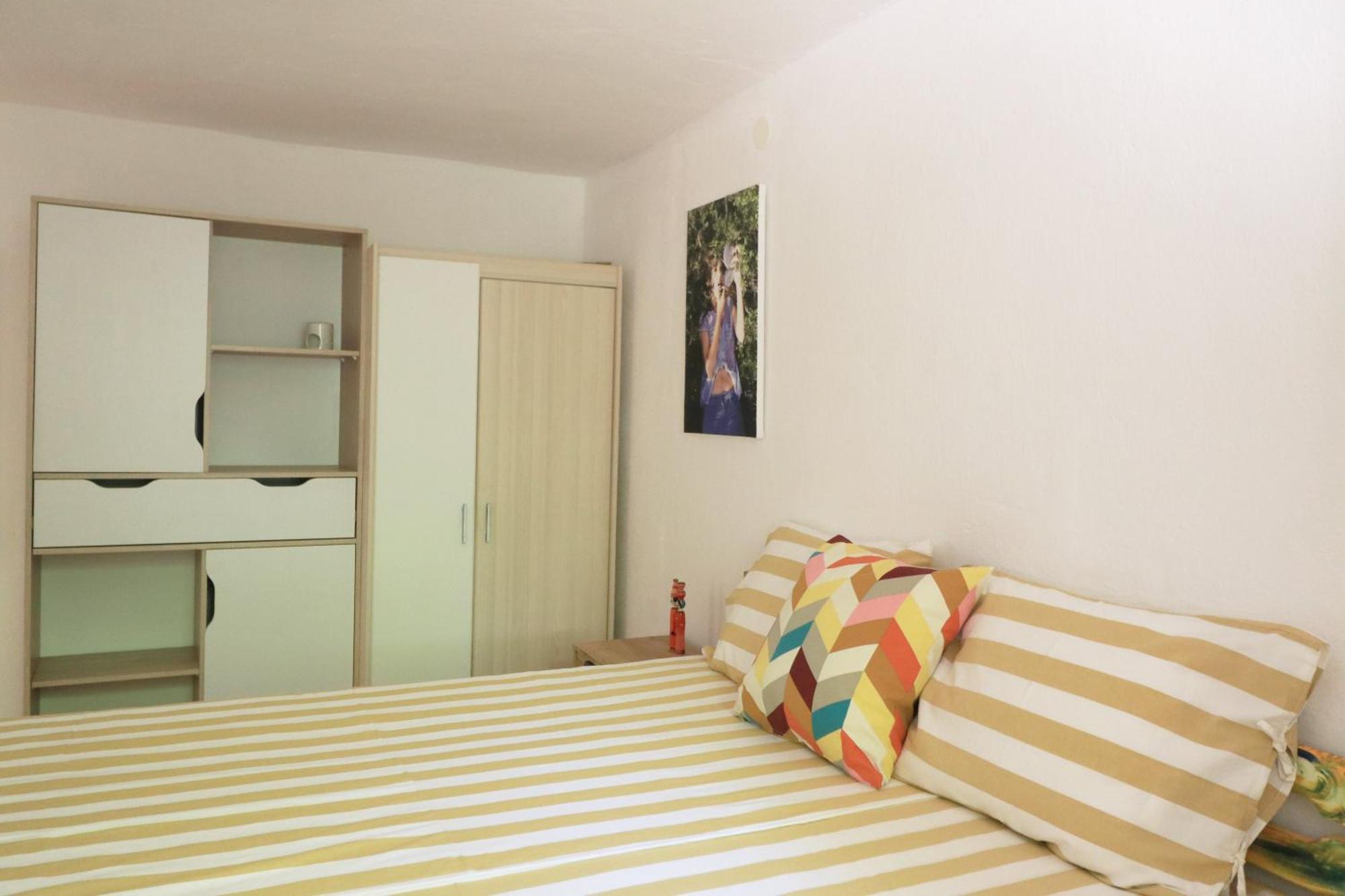 Apartment Apartments-estate Under The Paintbrush Vis