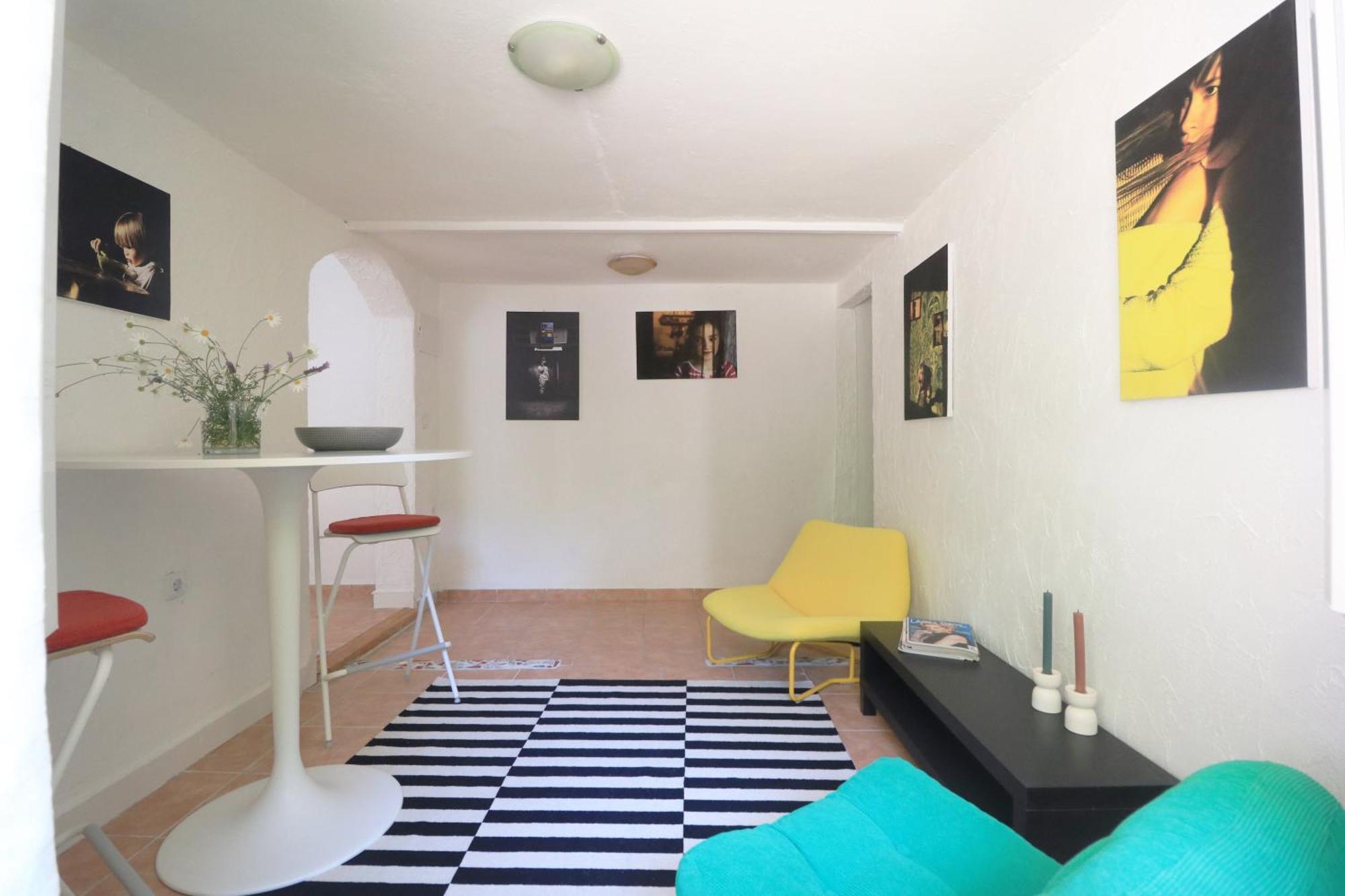Apartments-estate Under The Paintbrush Apartment *