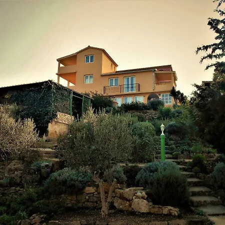 Apartments-Estate Under The Paintbrush Vis Exterior photo